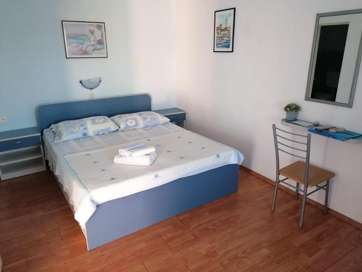 Apartments Piko2 耶尔萨 外观 照片