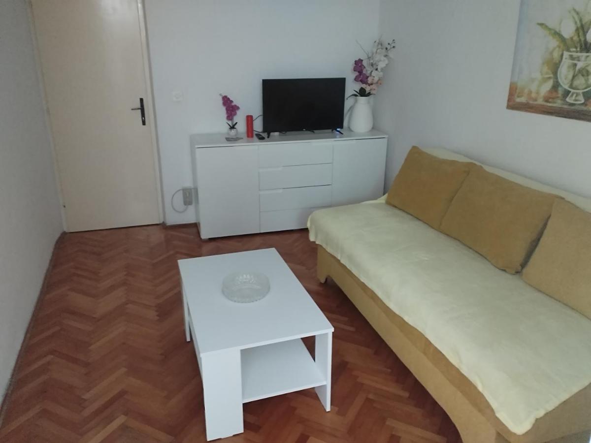 Apartments Piko2 耶尔萨 外观 照片