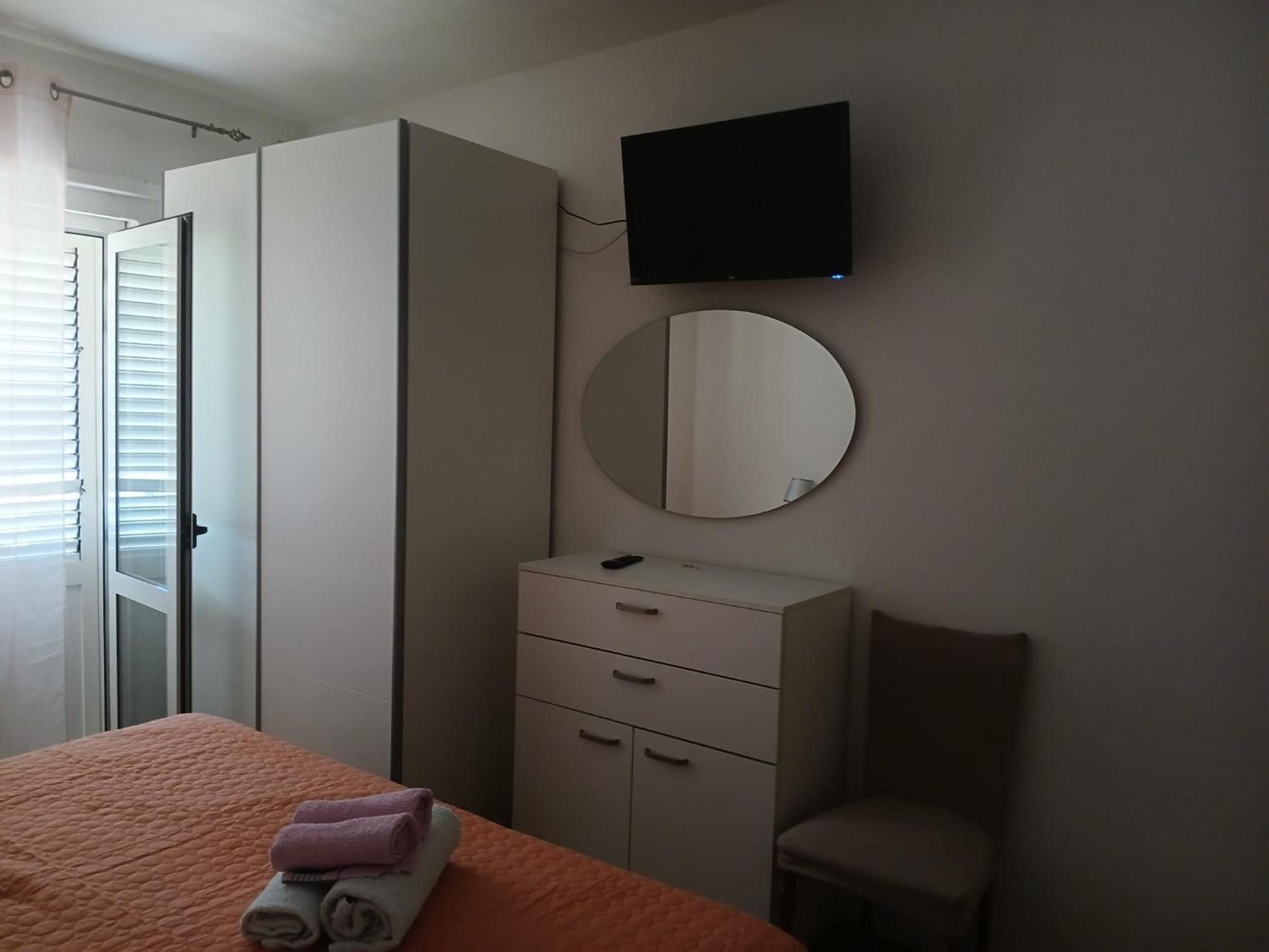 Apartments Piko2 耶尔萨 外观 照片